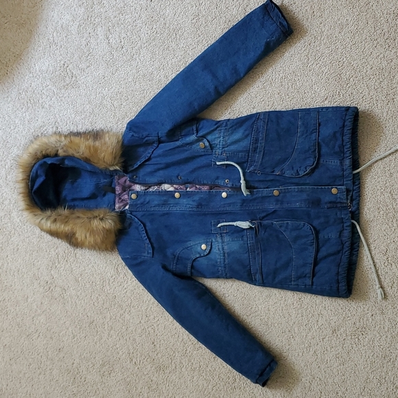 Jean Jacket - Picture 1 of 6